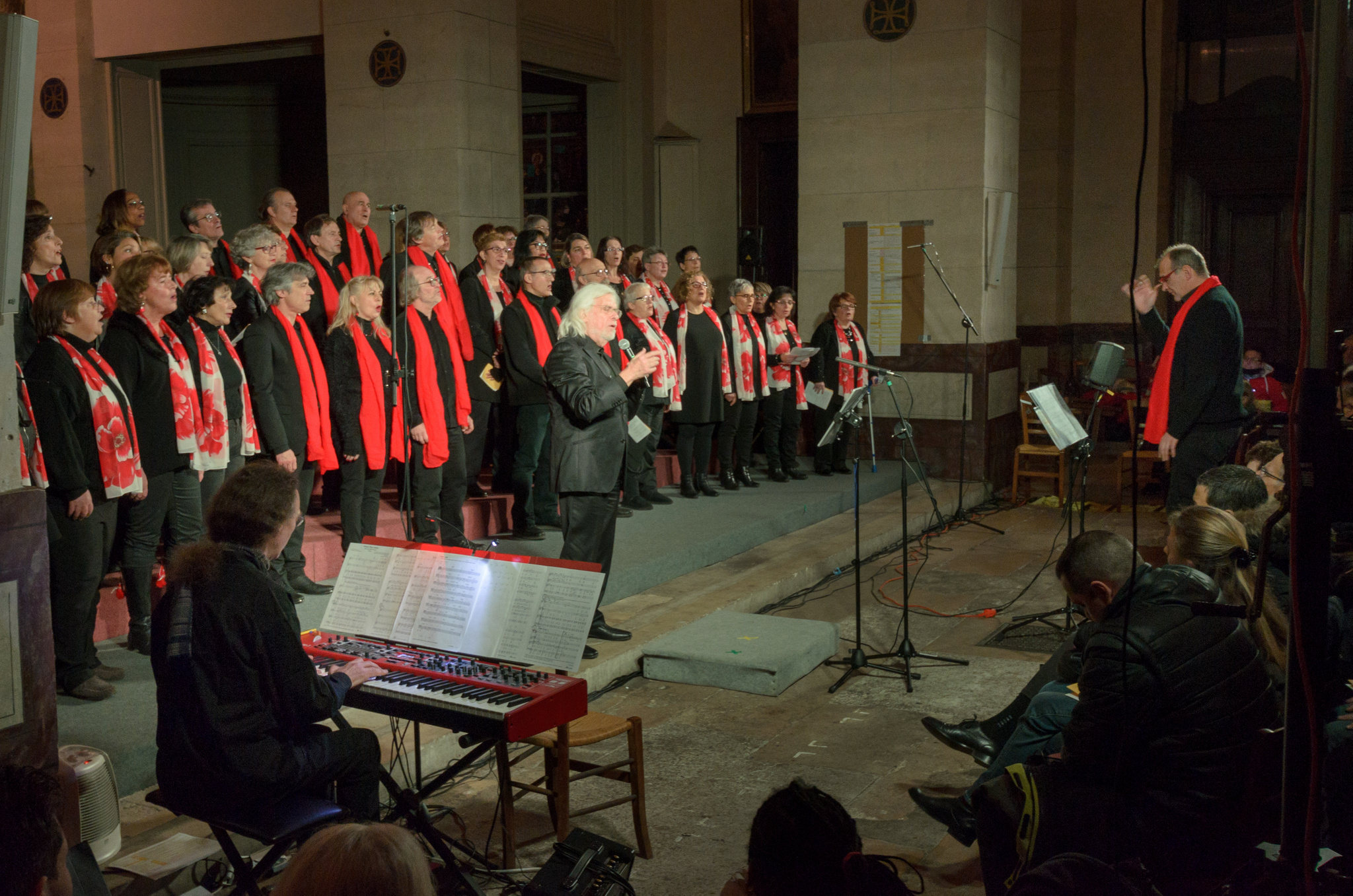 Concert \"Noël des 4 coins du Monde\" - Chorale Atout Choeur, Chorale Saint André - Cathédrale Saint-Louis-et-Saint-Nicolas de Choisy-le-Roi, 16 décembre 2017